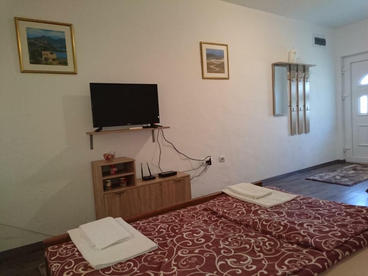 Studio And Winery Kalimut Virpazar Esterno foto